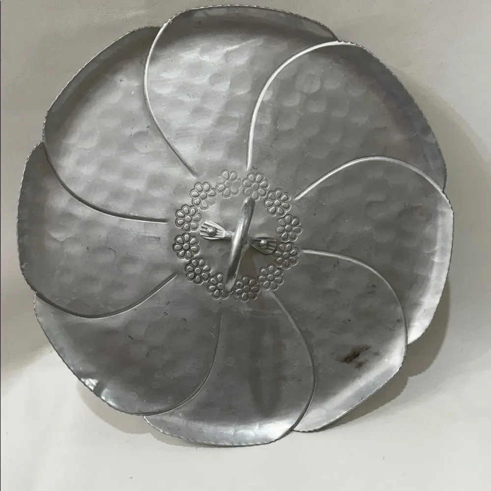 Buenilum Hammered Chic Silver Floral Serveware Platter Tray Vintage 13 1/2 In